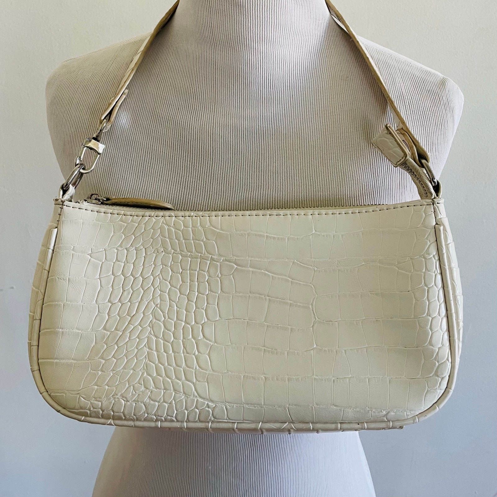 Preowned White Small Purse